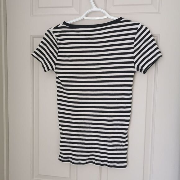 *Free Gap Tshirt size S - Picture 4 of 4